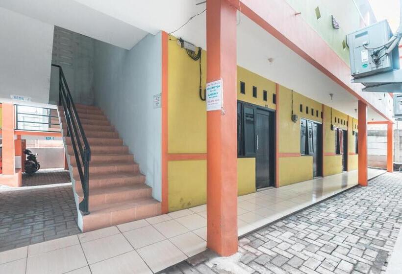 فندق Oyo 1756 Amira Residence