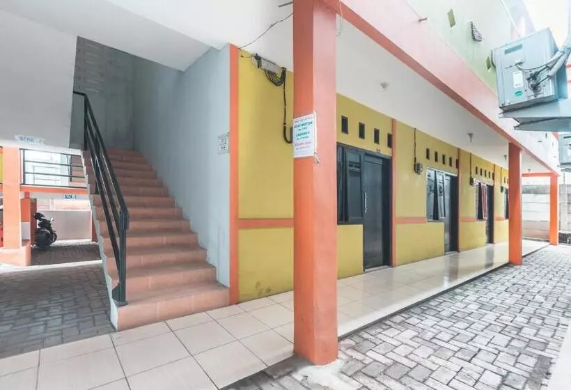 ホテル Oyo 1756 Amira Residence