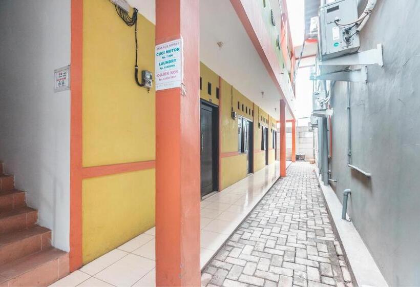 فندق Oyo 1756 Amira Residence