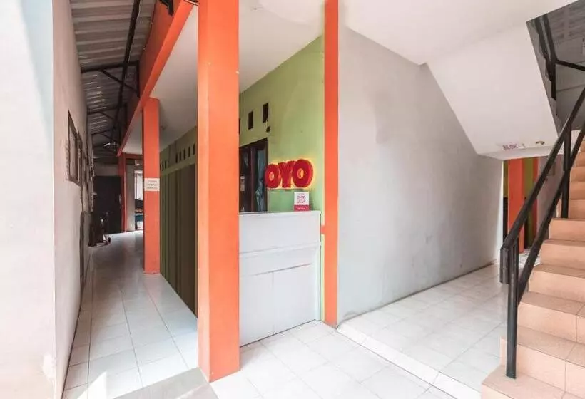 ホテル Oyo 1756 Amira Residence