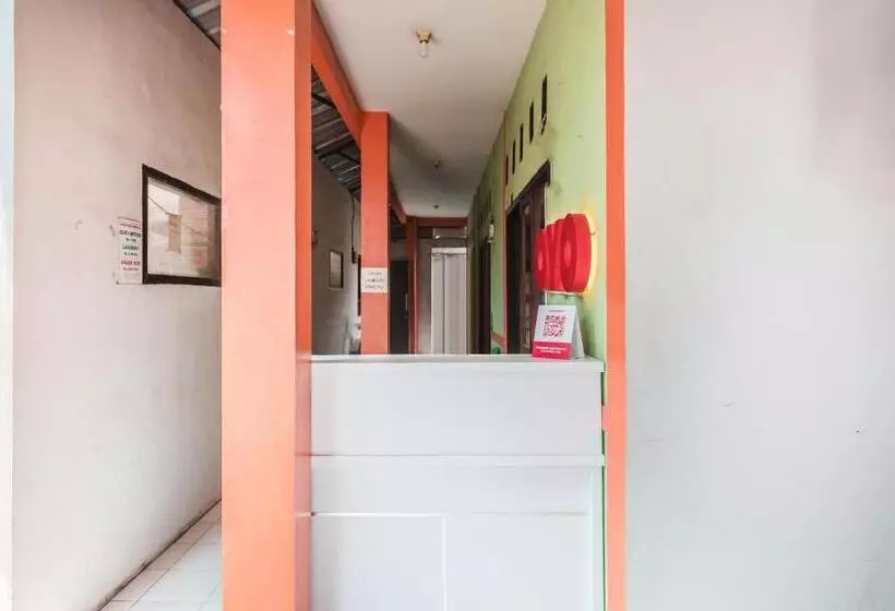 ホテル Oyo 1756 Amira Residence