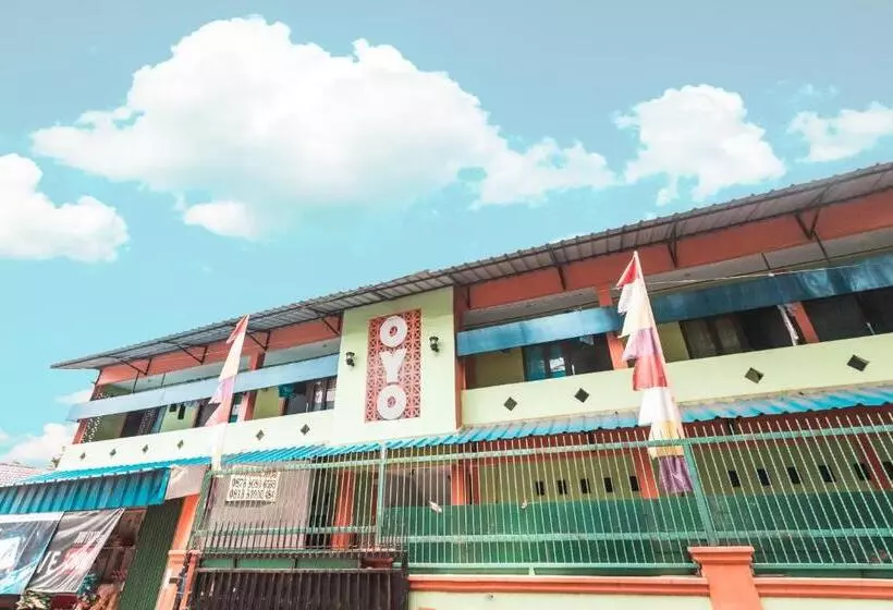 ホテル Oyo 1756 Amira Residence