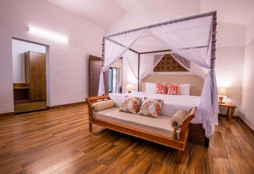 בית מלון כפרי Tuskers Hill By Poppys  Anaikatti