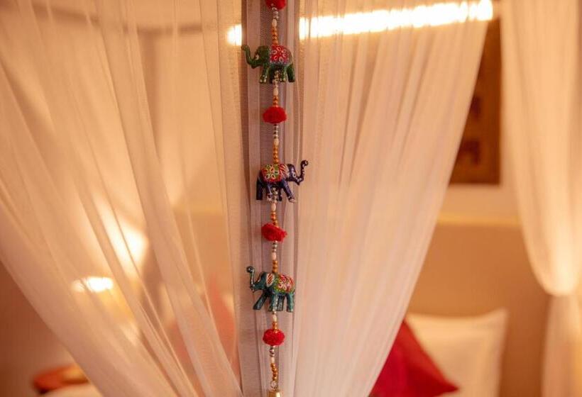 בית מלון כפרי Tuskers Hill By Poppys  Anaikatti