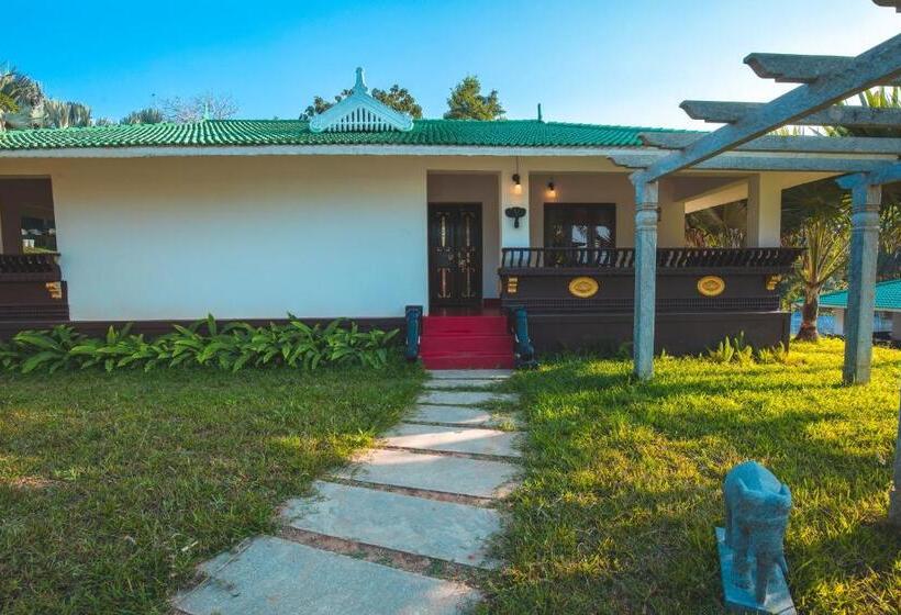 בית מלון כפרי Tuskers Hill By Poppys  Anaikatti