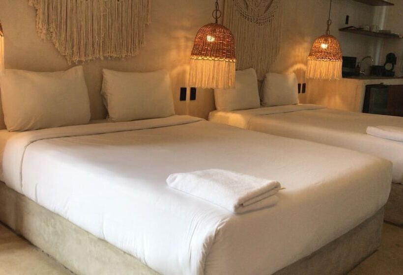 Nuee Hotel & Beach Club