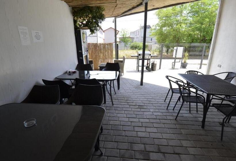 ペンション Glow Guesthouse Costinesti