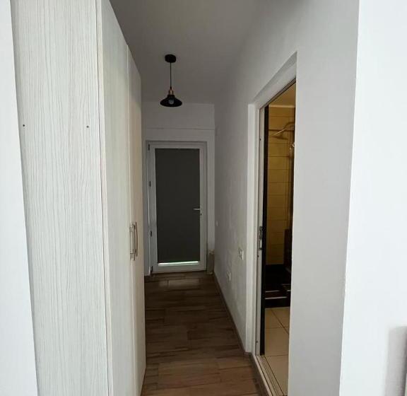 פנסיון Glow Guesthouse Costinesti