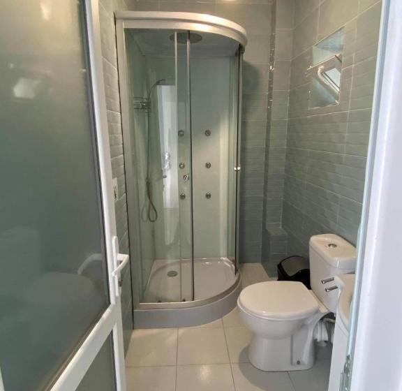 פנסיון Glow Guesthouse Costinesti