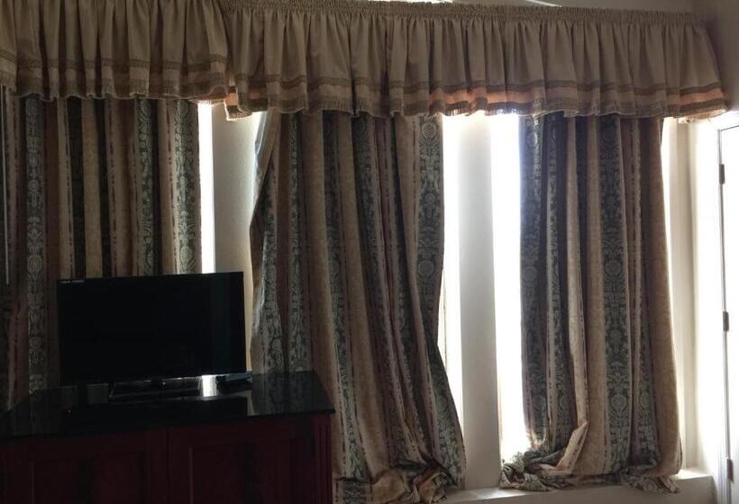 旅馆 Pelican Inn And Suites