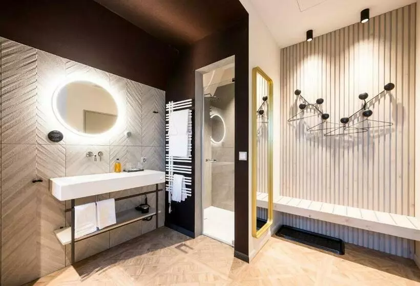 ベッドアンドブレックファースト Klein Rigi