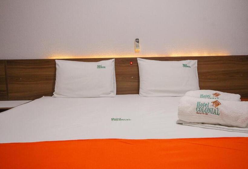 ホテル Colonial