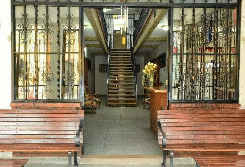 ホテル El Lago 2