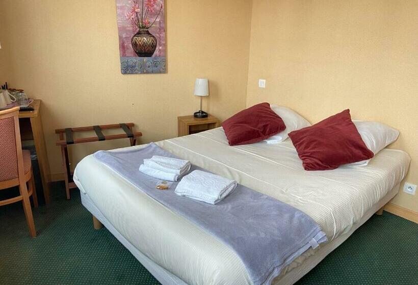 فندق Hôtel Spa Le Tosny