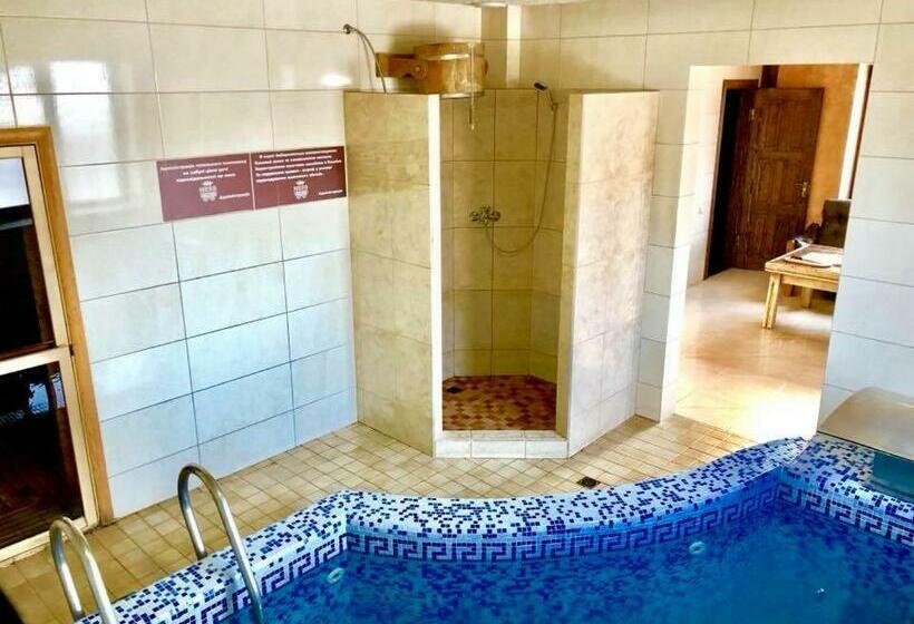 酒店 Ness готельно ресторанний комплекс