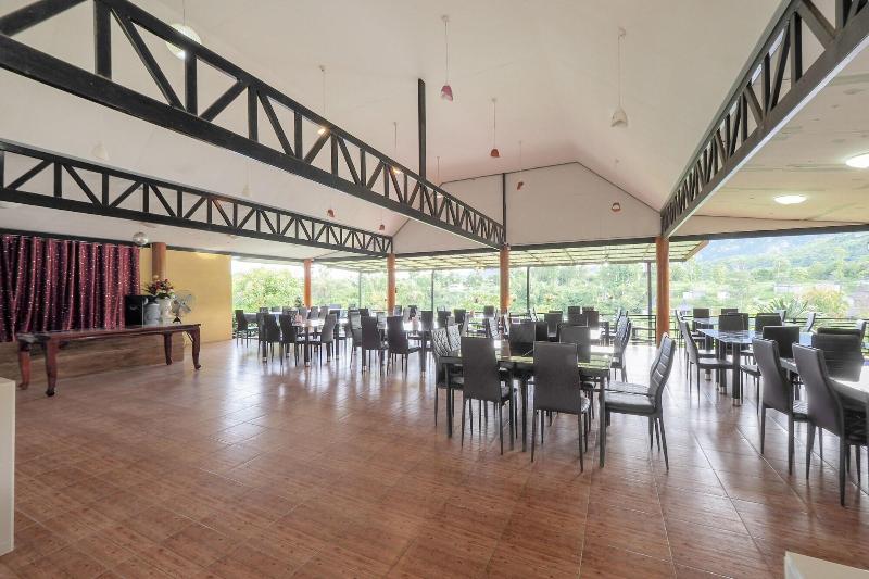 فندق Oyo 75308 Pea Najan Home Resort