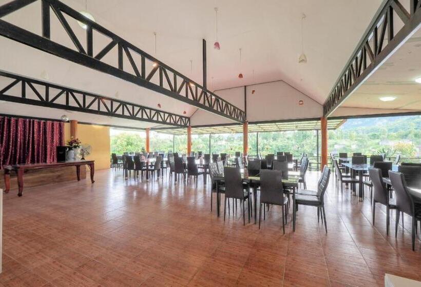 فندق Oyo 75308 Pea Najan Home Resort