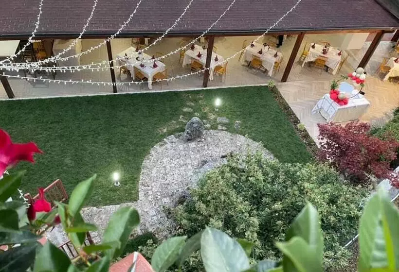 Hotelli Pino Loricato