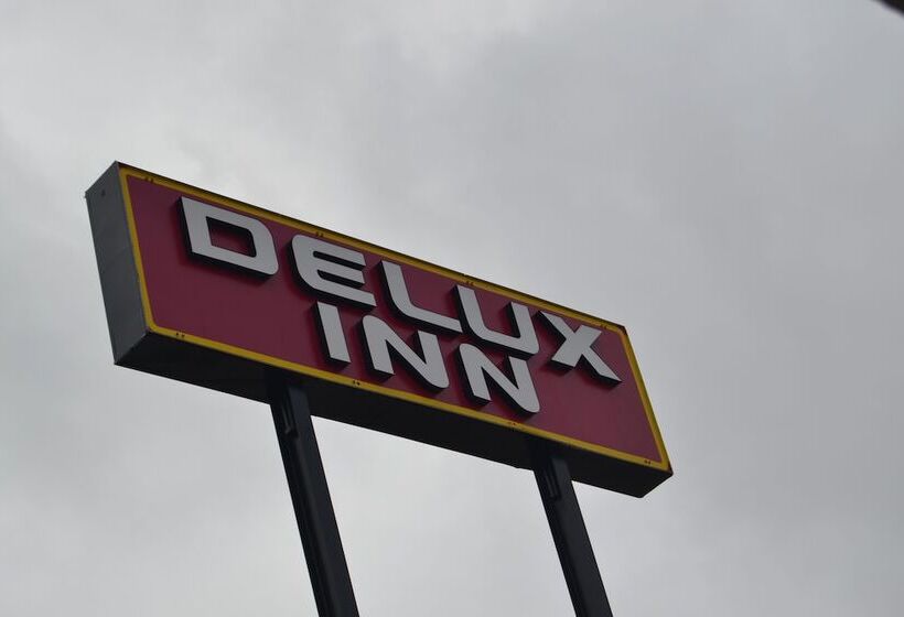 فندق على الطريق Deluxe Inn