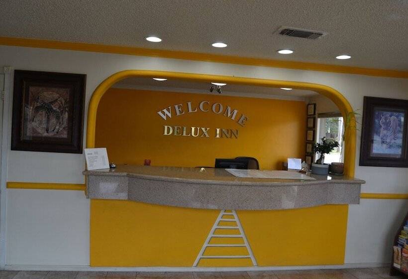 فندق على الطريق Deluxe Inn