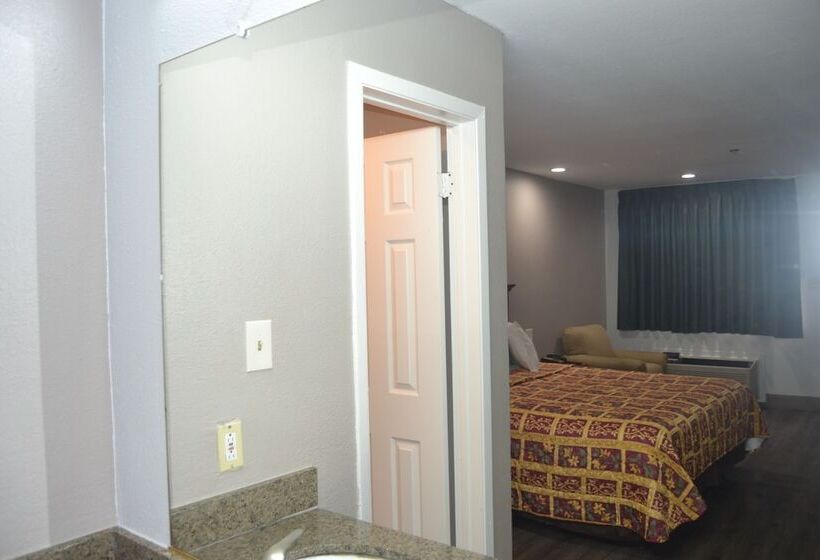 فندق على الطريق Deluxe Inn