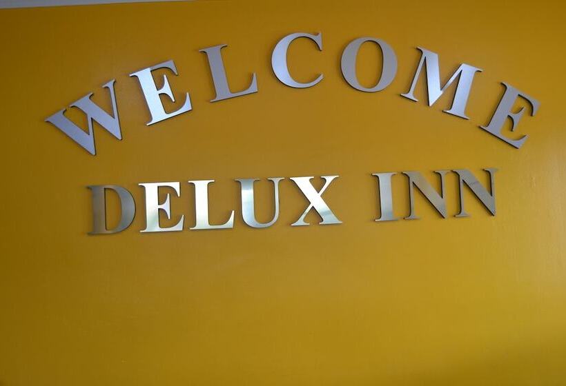 فندق على الطريق Deluxe Inn