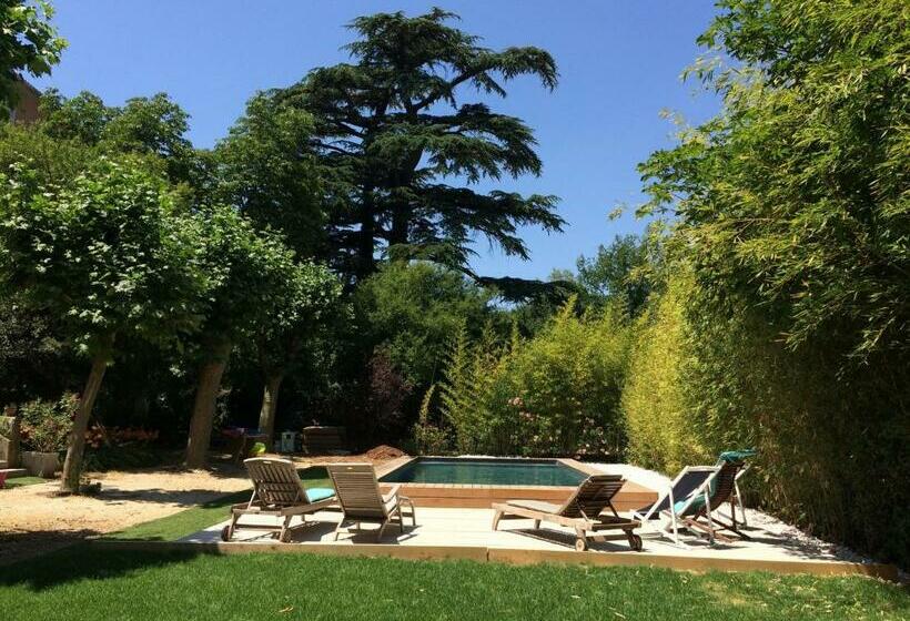 פנסיון Domaine Saint Dominique