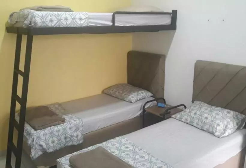 پانسیون Hospedagem Camisa 10