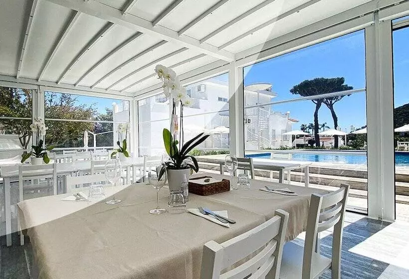 Aamiaismajoitus (B&B) Female Resort