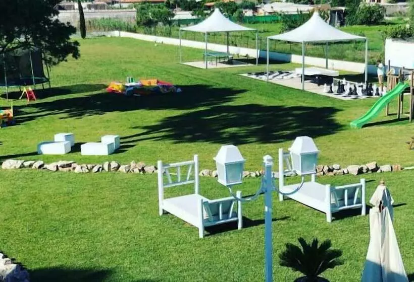 Aamiaismajoitus (B&B) Female Resort