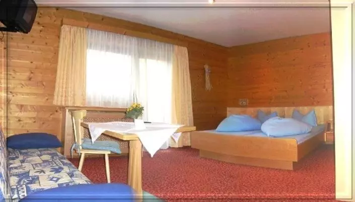 ホテル Pension Kristall