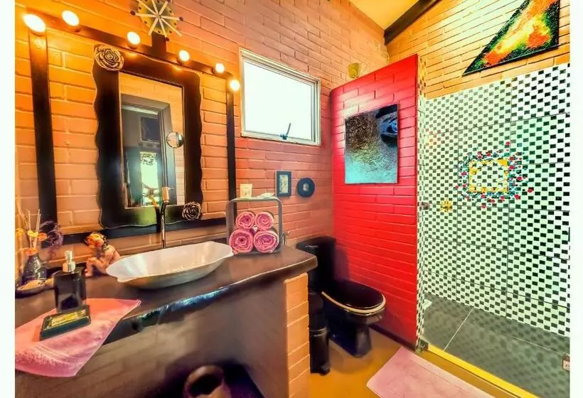 ペンション Casa De Frida Pousada Galeria