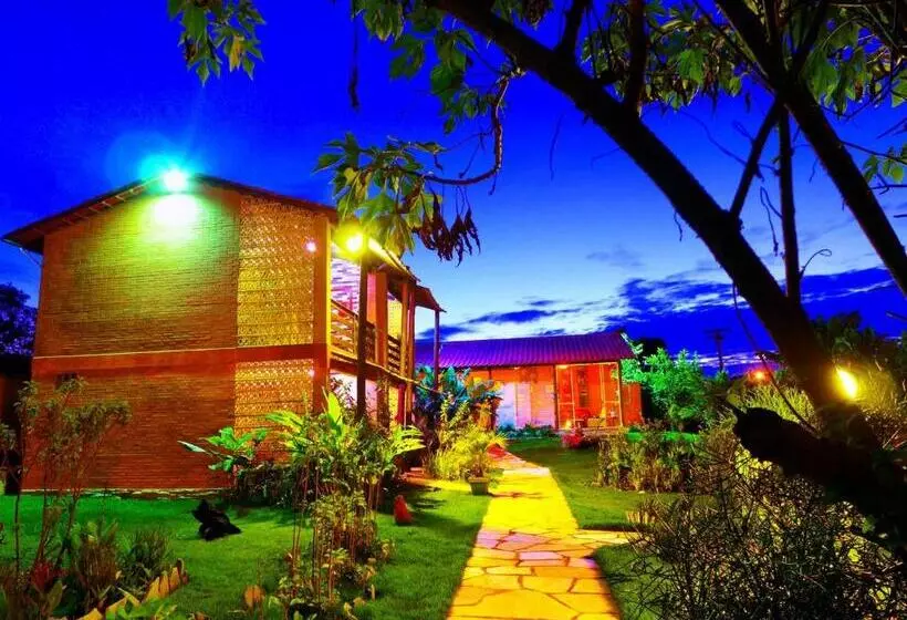 ペンション Casa De Frida Pousada Galeria