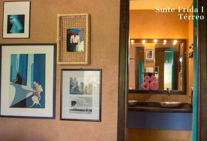 پانسیون Casa De Frida Pousada Galeria