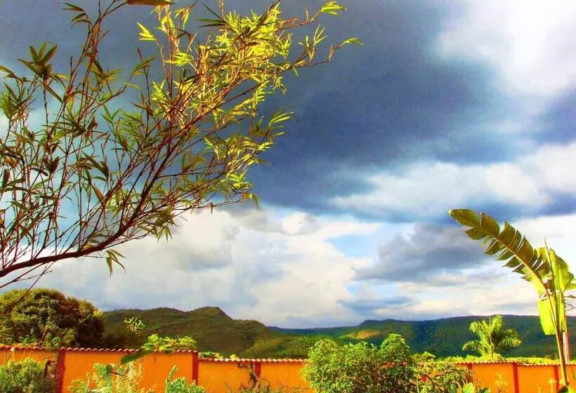 ペンション Casa De Frida Pousada Galeria