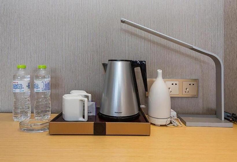 Lavande Hotels Weihai Weigao Square Branch