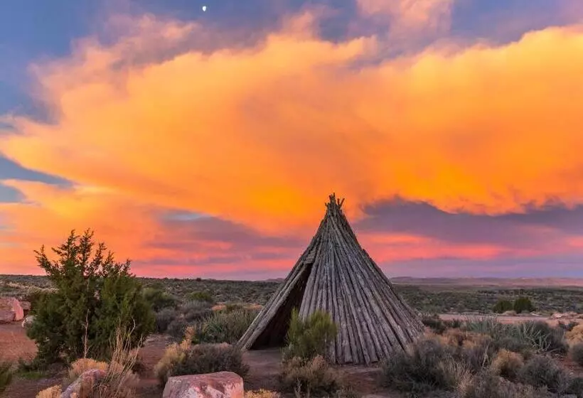 Hotelli Cabins At Grand Canyon West