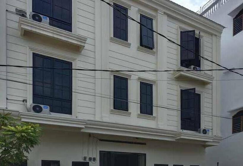 בית מלון כפרי Prime Inn Near Jalan Sekip Mitra Reddoorz