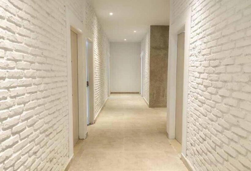 בית מלון כפרי Prime Inn Near Jalan Sekip Mitra Reddoorz