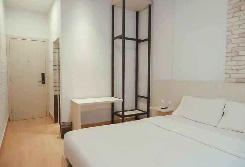 בית מלון כפרי Prime Inn Near Jalan Sekip Mitra Reddoorz