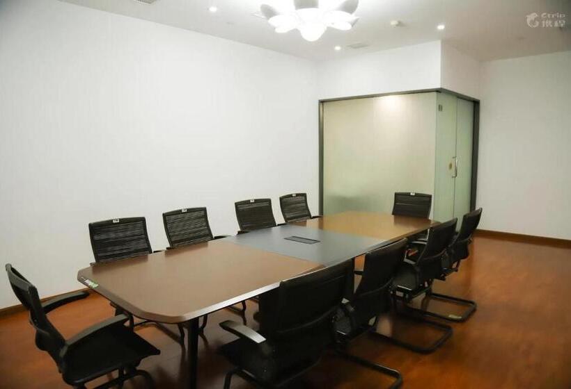 Lavande Hotel Zhumadian High Speed ​​railway Station