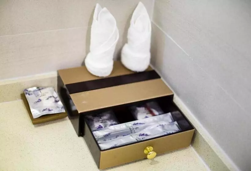 Lavande Hotel Zhumadian High Speed ​​railway Station