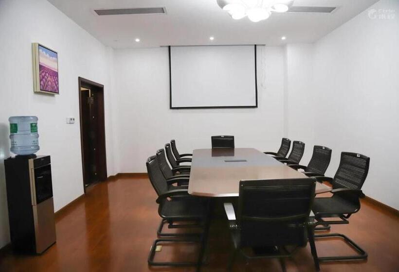 Lavande Hotel Zhumadian High Speed ​​railway Station