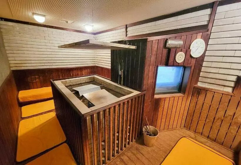 Hotelli First Inn Takamatsu