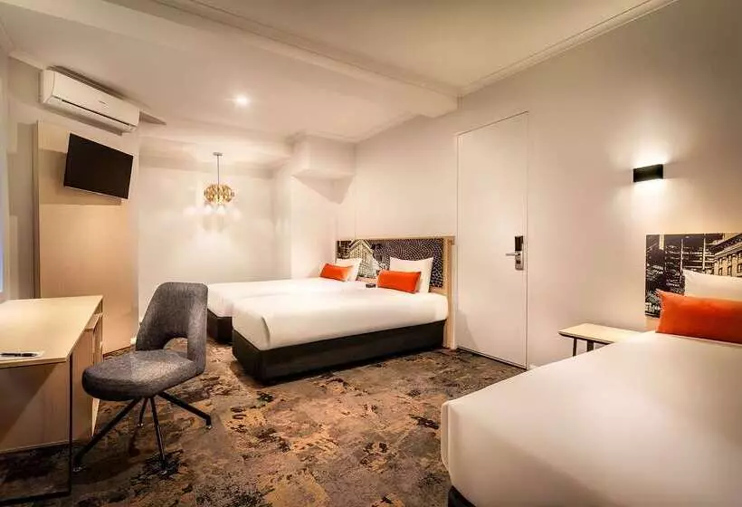 Отель Batman's Hill On Collins