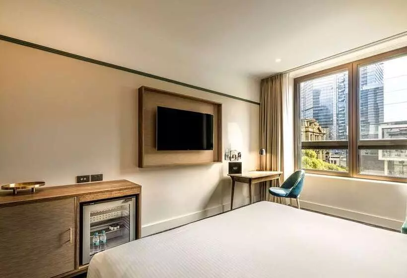 Отель Batman's Hill On Collins