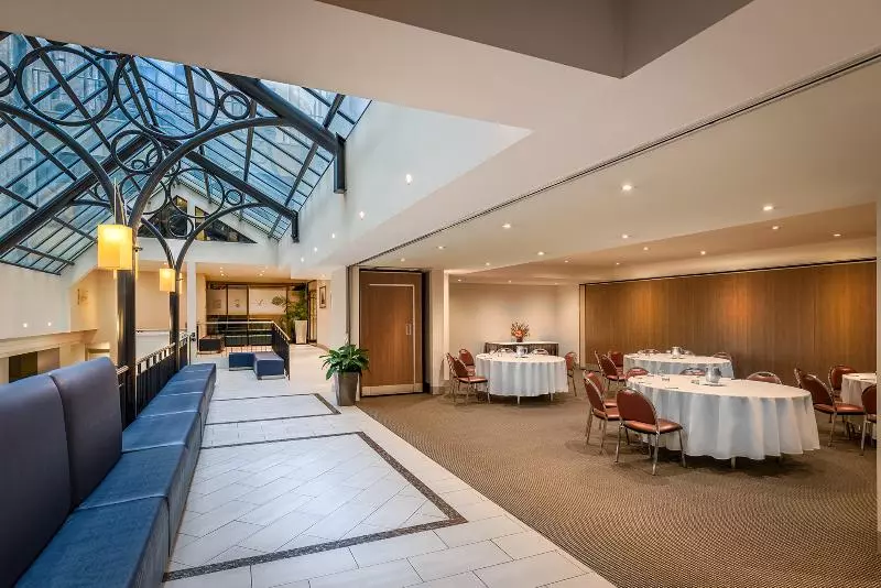 Отель Batman's Hill On Collins