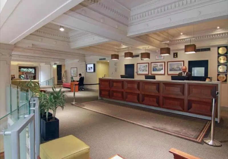 Отель Batman's Hill On Collins