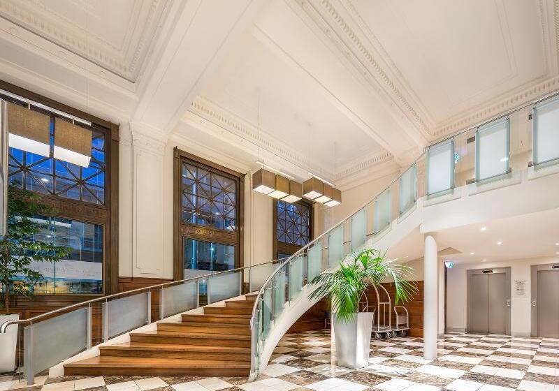 فندق Batman's Hill On Collins