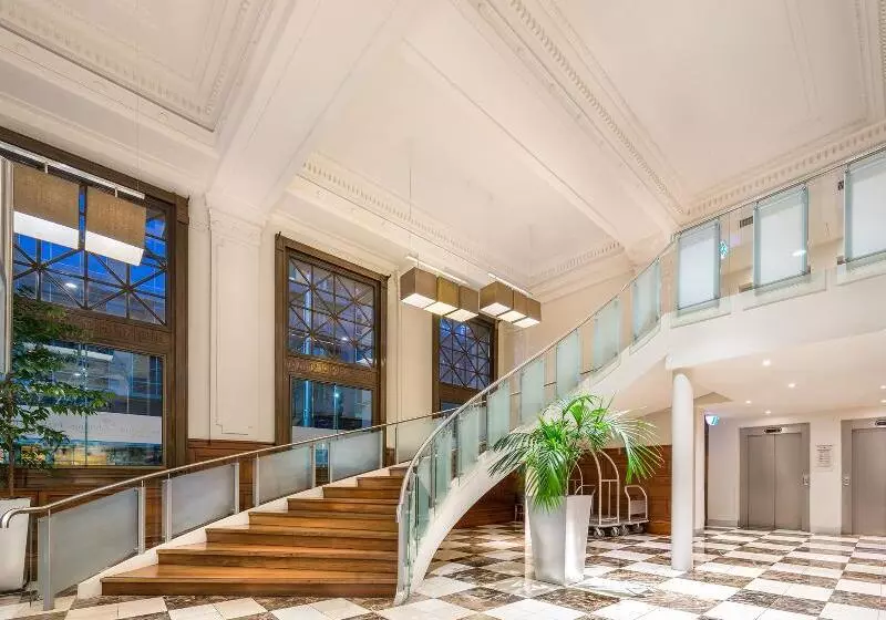 Отель Batman's Hill On Collins